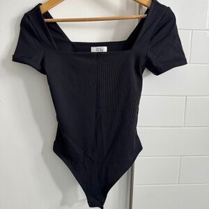 Contour Sqaureneck Shortsleeve Bodysuit Aritzia